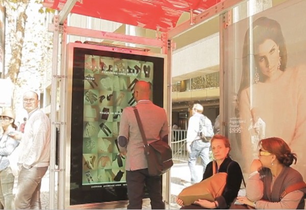 H&M借旧金山公交站触摸屏举办互动数字宣传活动,信息显示系统,多媒体信息发布系统,数字标牌,digital signage