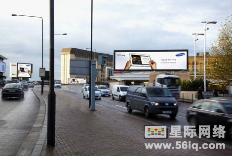 三星雄踞德高位于英国克伦威尔路的户外数字大屏,信息显示系统,多媒体信息发布系统,数字标牌,digital signage