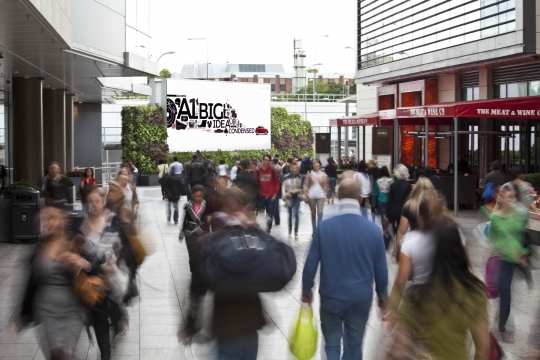 海洋户外数字标牌作品之伦敦Westfield购物中心广告牌,信息显示系统,多媒体信息发布系统,数字标牌,digital signage