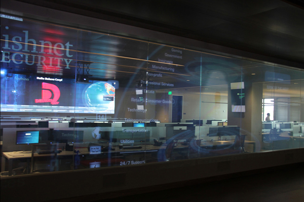 FishNet办公大厅安装部署巨型视频墙吸引来客,信息显示系统,多媒体信息发布系统,数字标牌,digital signage